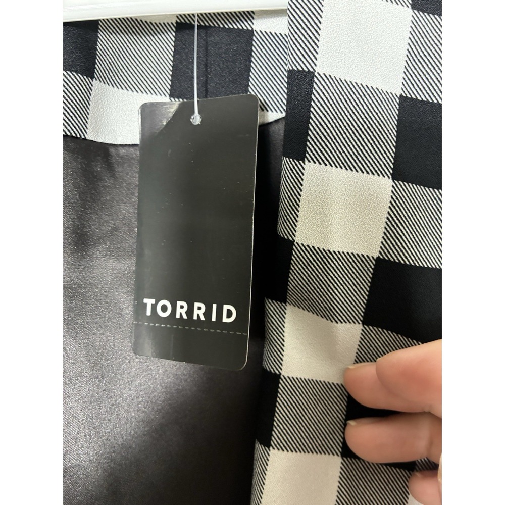 NEW! Torrid Studio Shawl Collar Blazer In Retro Plaid Sz 2XL Black /white - Picture 3 of 8